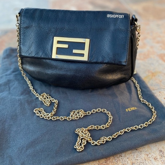 SOLD Fendi Fendista Pochette Leather Crossbody Bag - Picture 2 of 16